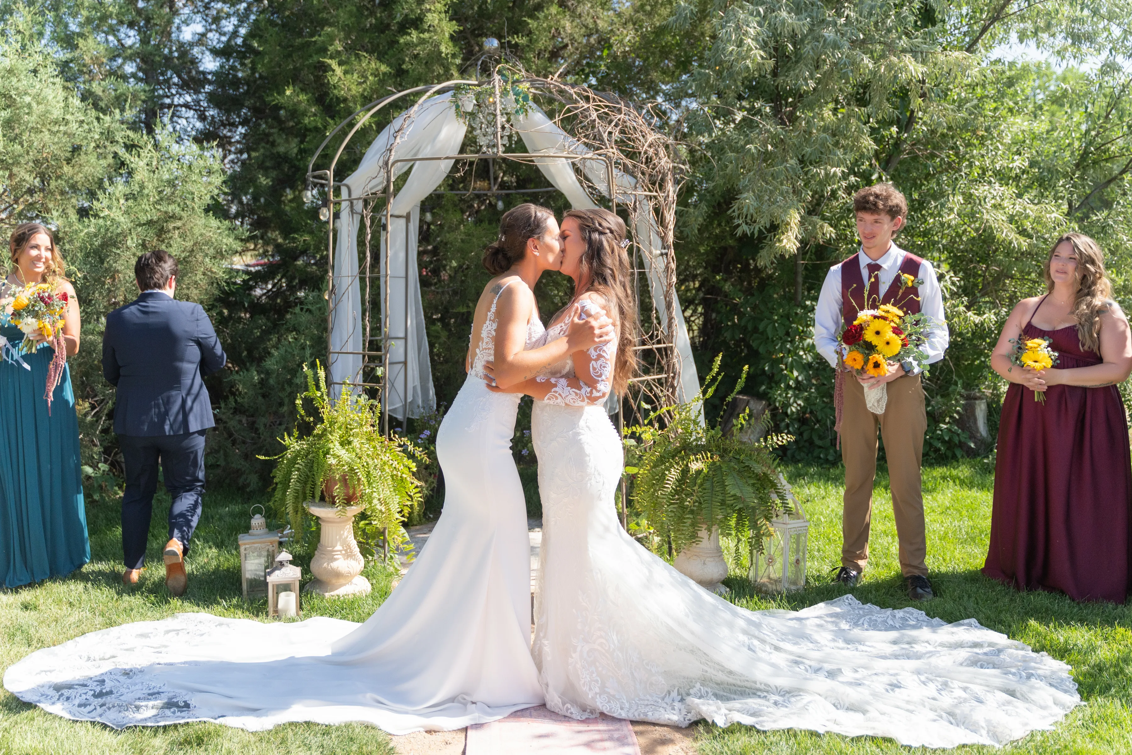 What To Ask Your Wedding Photographer: Complete Question Guide (Wedding Tips)