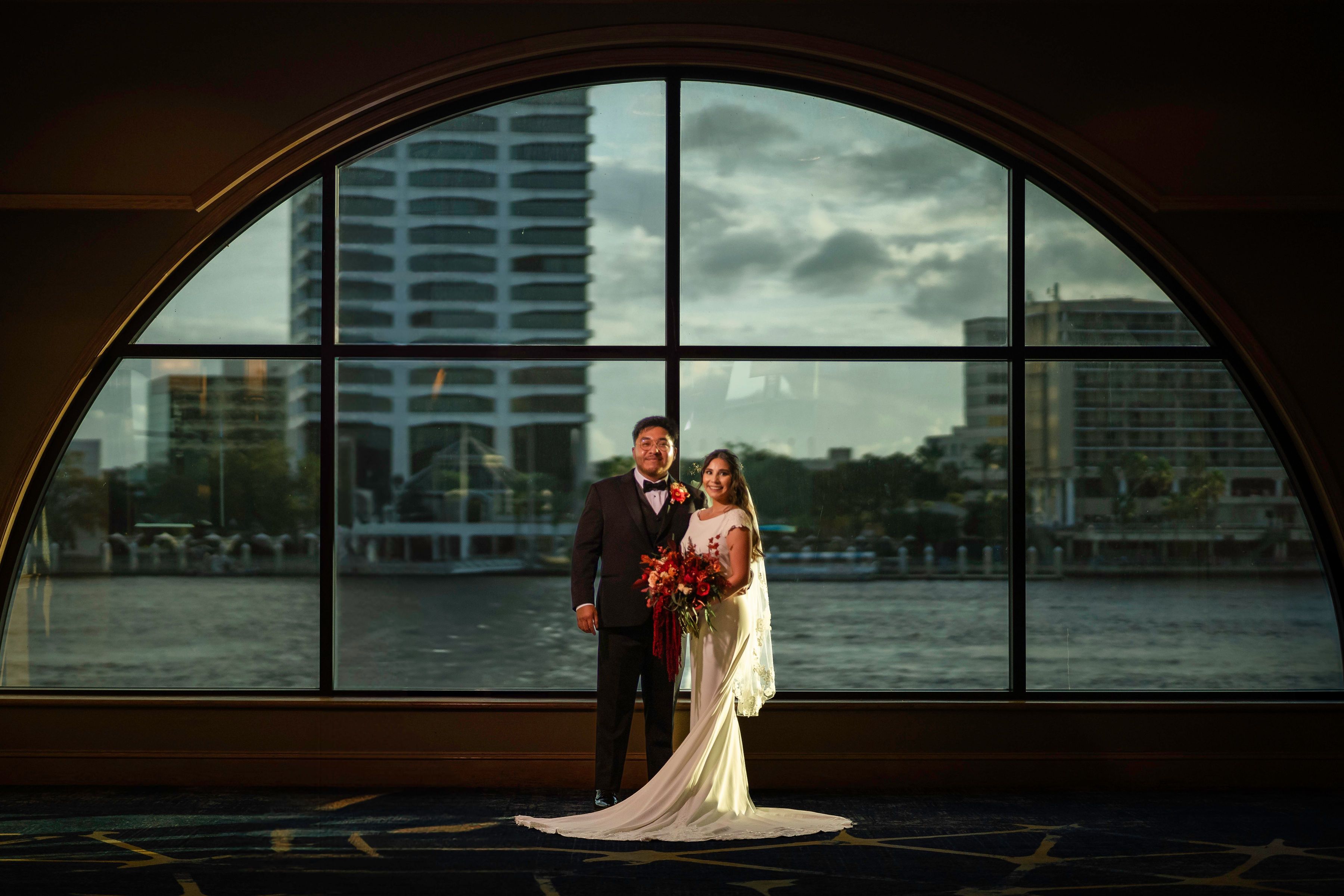 Astrid & Alfredo's wedding, photographed by Candid Studios