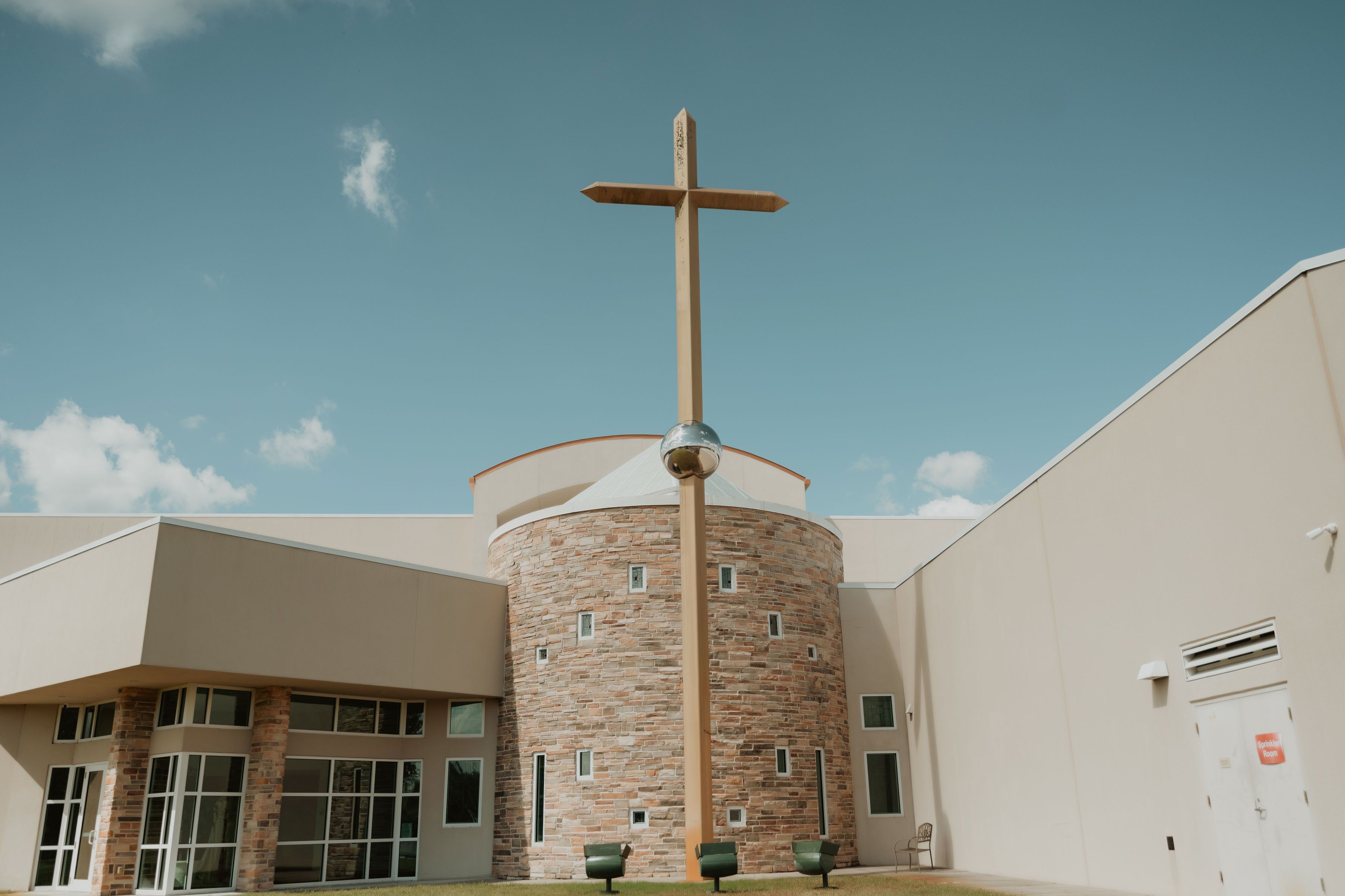 Grace & Kyree real wedding photo at St Mark the Evangelist Catholic Church, Cross Creek Boulevard, Tampa Florida 33647